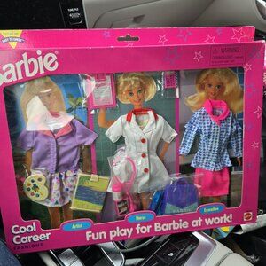 Vintage Barbie Doll Cool Careers Clothing Gift Set Artist Nurse Executive